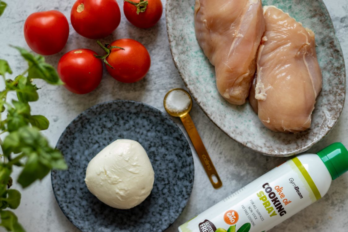  Pečena piletina Caprese