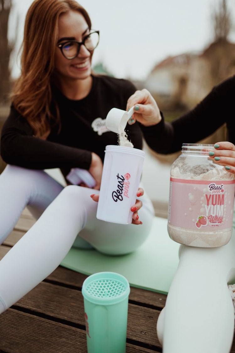 Razlike između proteina pomiješanog s vodom i proteina s mlijekom