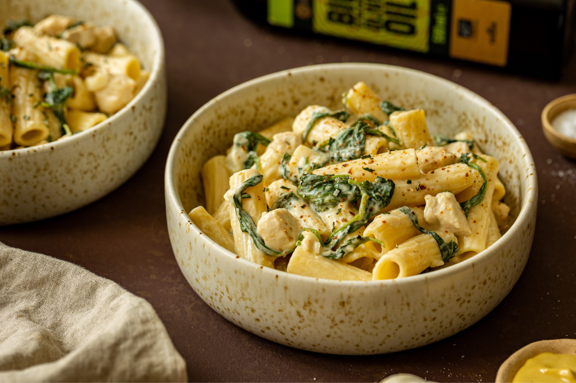 Piletina s tjesteninom, špinatom i umakom od vrhnja