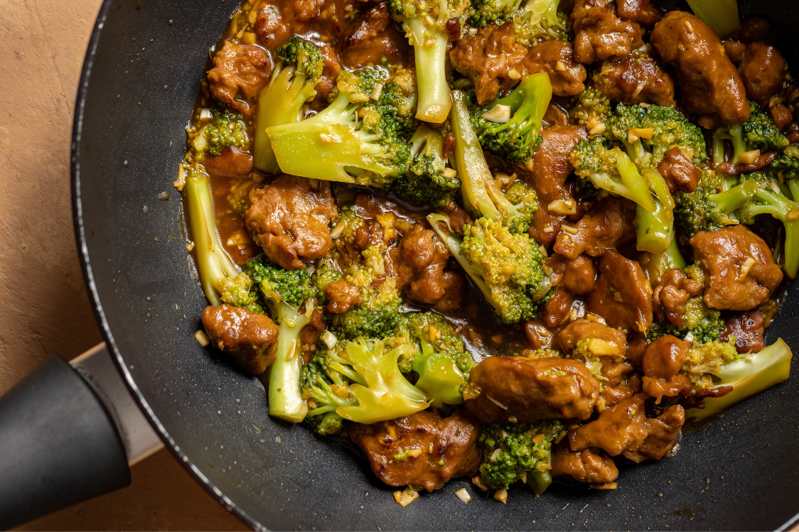 Rezanci sa seitanom, brokulom i azijskim umakom – priprema