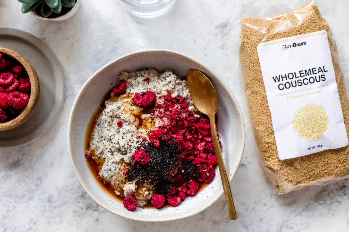 Slatki kus-kus s makom i malinama Slatki kus-kus s makom i malinama