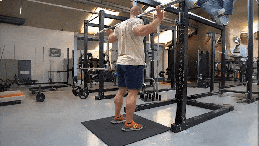 Kako izvesti podizanja listova sa šipkom?