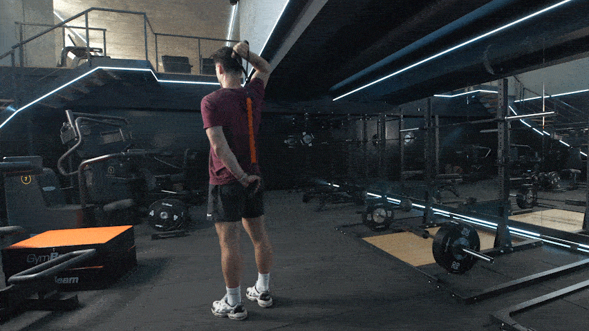 Pregibi tricepsa pomoću elastične trake