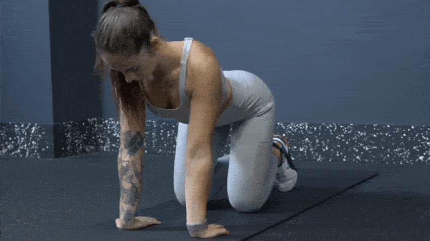 Istezanje ekstenzije zapešća na prostirci za vježbanje