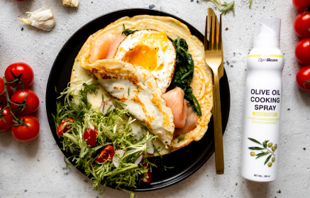 Fitness recept: slane proteinske palačinke punjene špinatom, lososom i jajetom na oko