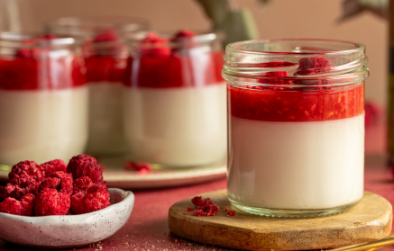 Fitness recept: Kokos Panna Cotta s Malinama