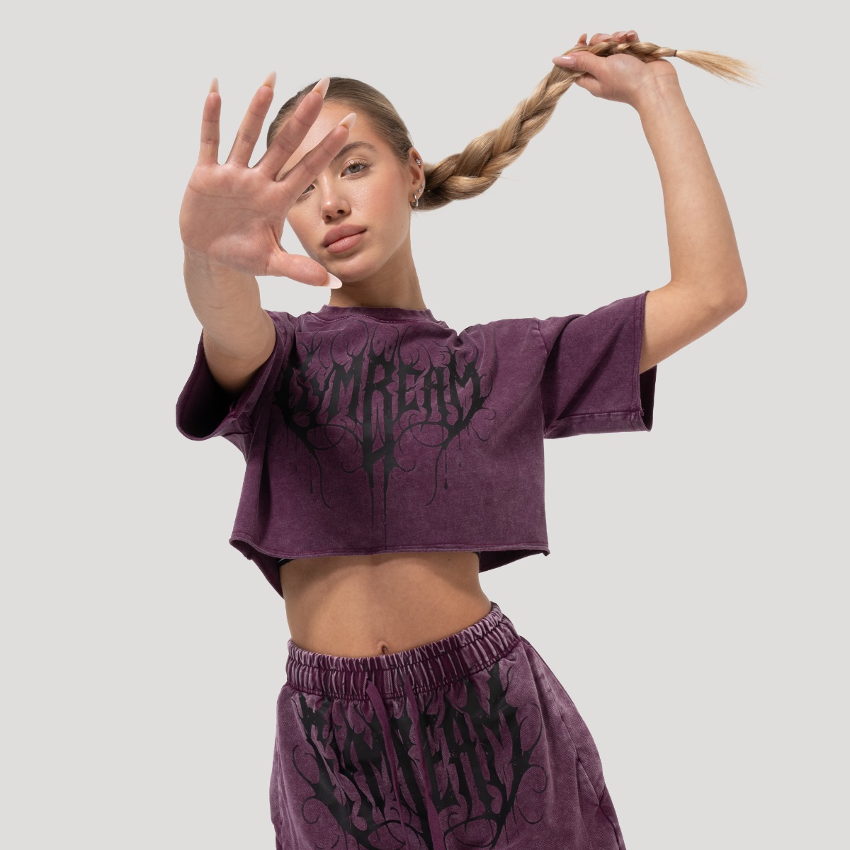 GymBeam Ženska Cropped majica Abyss Raisin - Veličina: XS | Boja: Purpurna | Težina: 0,1301 g | Pakiranje: 125 · záber 6