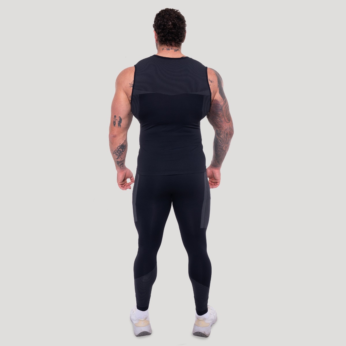 GymBeam OG1 Seamless Tanktop Black/Grey - Veličina: XXL | Boja: Crna | Težina: 0,2305 g | Pakiranje: 90 · záber 7