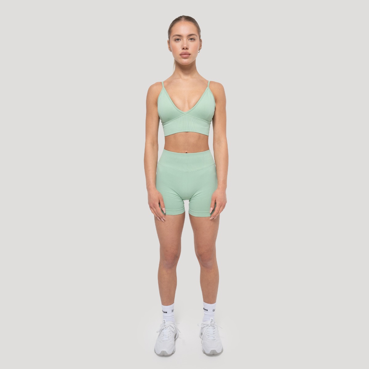 GymBeam Ženske kratke hlače Pistachio- GymBeam - Veličina: S | Boja: Zelená | Težina: 0,107 g | Pakiranje: 127 · záber 8