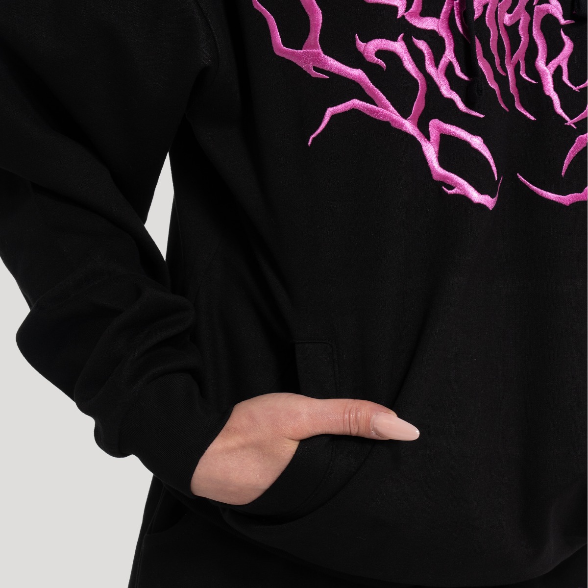 GymBeam Women‘s Thorn Hoodie Black - Veličina: XS | Boja: Crna | Težina: 0,5649 g | Pakiranje: 35 · záber 6